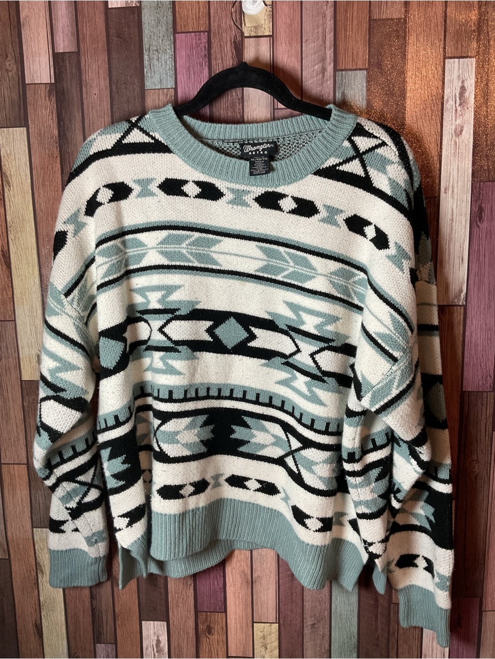 The Wrangler Retro Navy and Light Blue Aztec Tribal Print Sweater Size XL